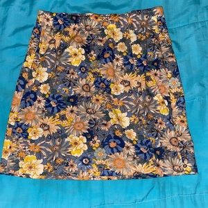*brand new small flower skirt*